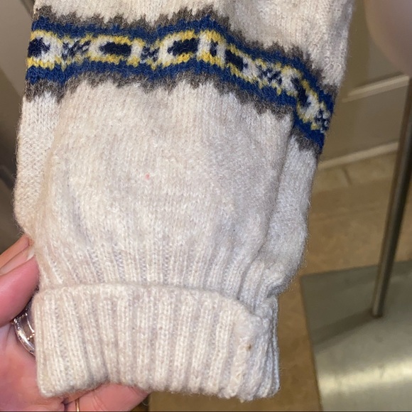 Vintage Wool Benetton button down sweater with leather buttons, Italian made - Picture 4 of 7